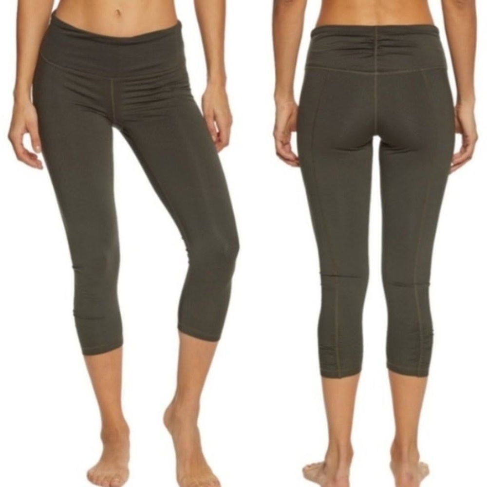 PrAna Green Ruched Cropped Yoga Leggings